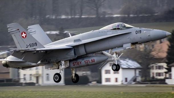 AVION DETURNAT: Forţele aeriene elveţiene nu au intervenit deoarece erau în afara programului