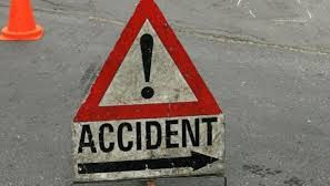 Fată de 14 ani, accidentată de un bărbat băut care a intrat cu maşina pe trotuar