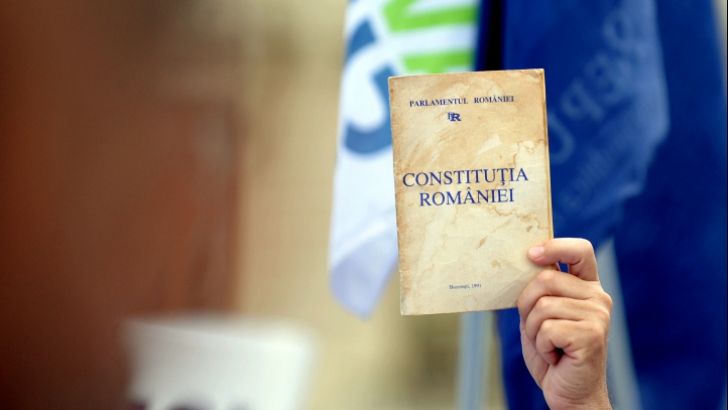 REVIZUIREA CONSTITUŢIEI, pe masa CSM