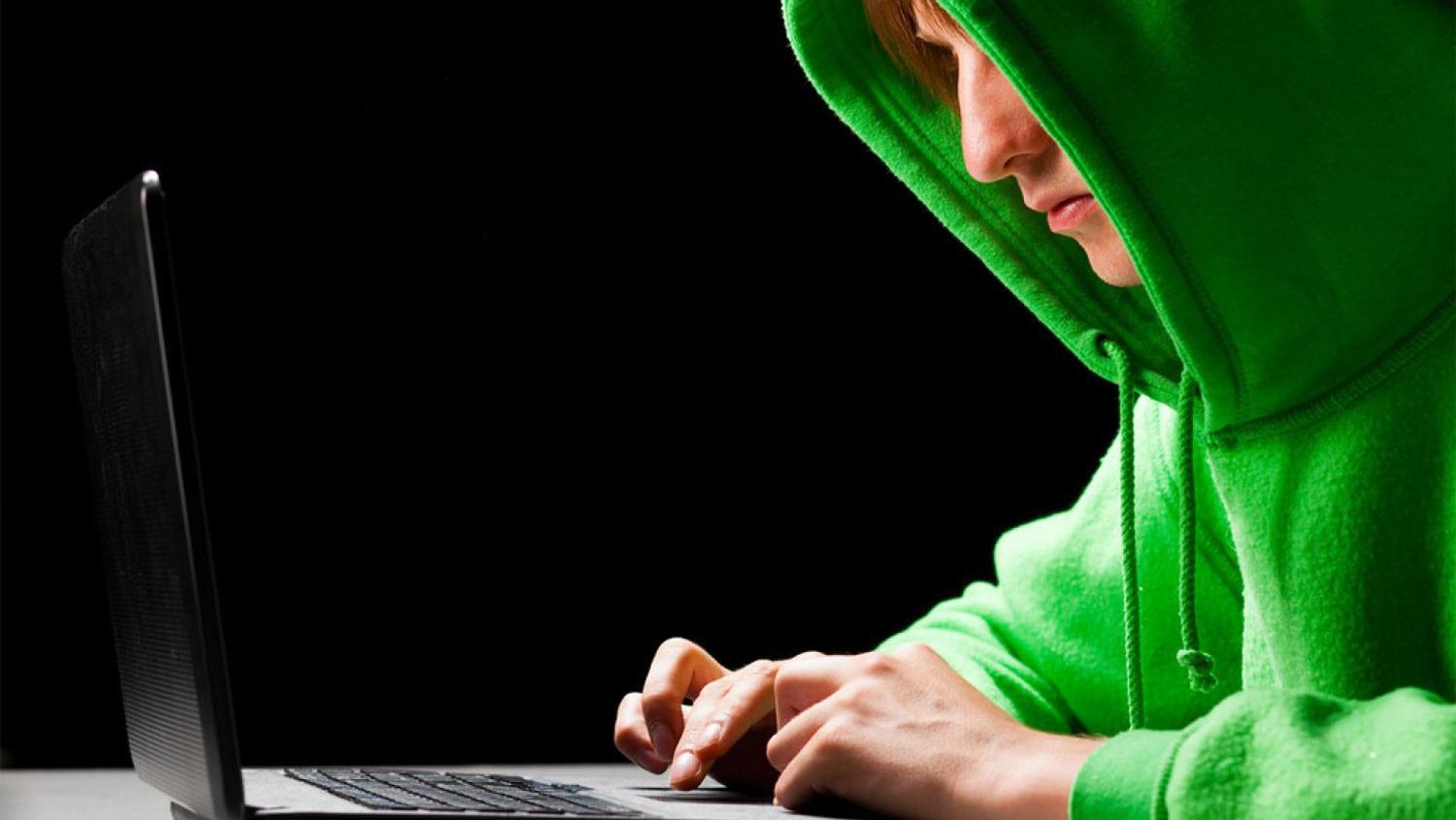 Anchetă uriașă în Spania! Un adolescent de 17 ani este cercetat după apariția unor imagini nud cu colegele sale, generate de AI/ Arhivă foto