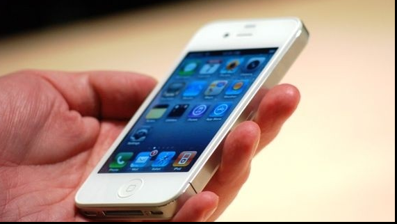 Ce a pățit un ieșean care a găsit un smartphone într-un mall. Nu credea că așa ceva e posibil 