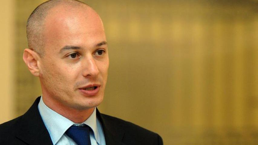BNR vrea să-i ţină departe de instanţe pe românii păcăliţi de bănci 