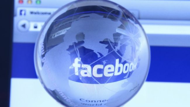 FACEBOOK împlinește 10 ani. Este posibil să "înghită" internetul?
