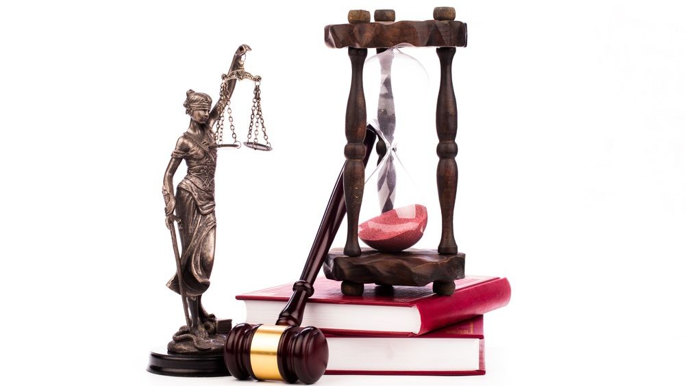 BANII NU ADUC FERICIREA. Cinci din primii zece cei mai bogaţi români au probleme cu justiţia