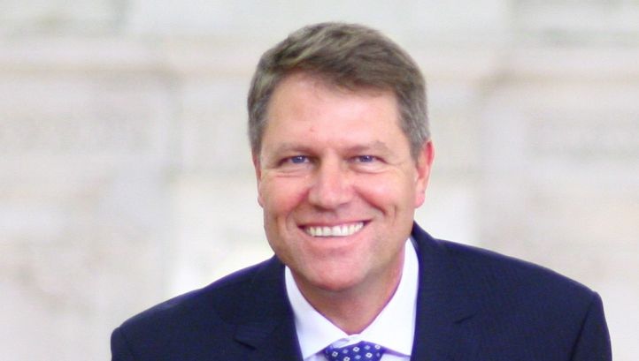 CRIN ANTONESCU: Iohannis nu e un om venit să împuşte ocazii. Are timp să fie şi premier