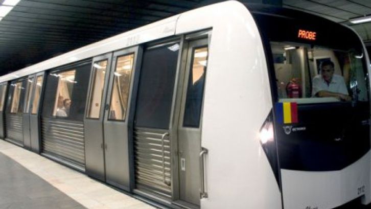 Un bărbat a murit după ce a căzut SUB METROU la staţia Eroilor. Sinuciderea, principala ipoteză