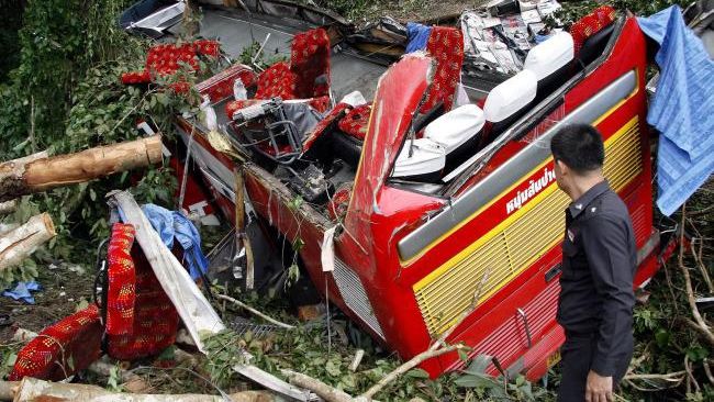 Accident GROAZNIC în Thailanda. 15 MORŢI, dintre care 13 COPII