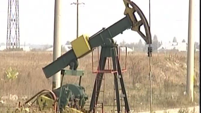Angajaţii PETROM, TRAŞI ÎN PIEPT DE SINDICATE 
