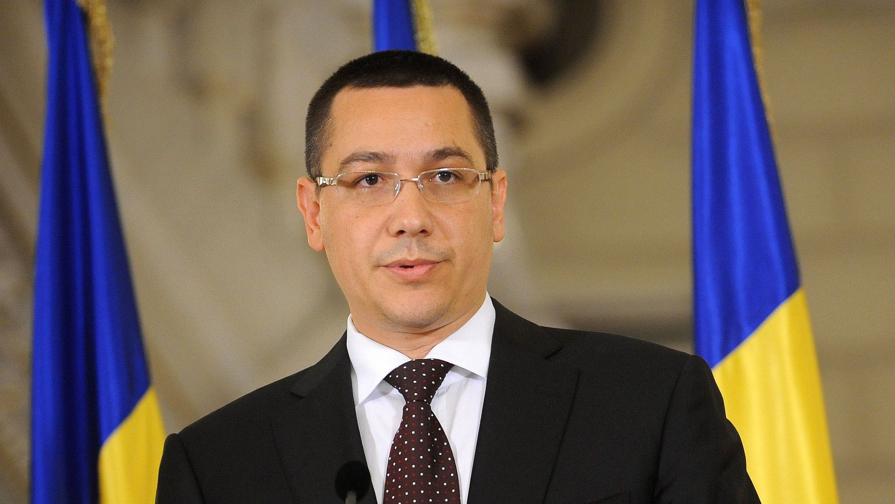 VICTOR PONTA: "Domnul Antonescu trebuie să-și asume responsabilitatea guvernării"