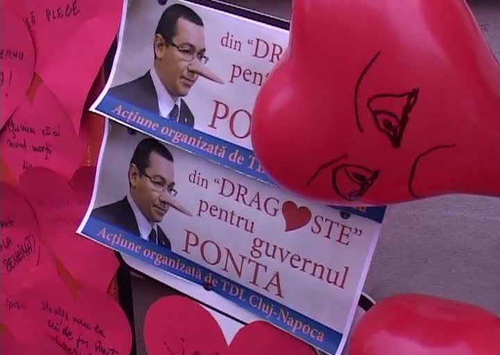 Panouri cu mesaje "din dragoste pentru Guvernul Ponta", amplasate de TDL la Cluj-Napoca