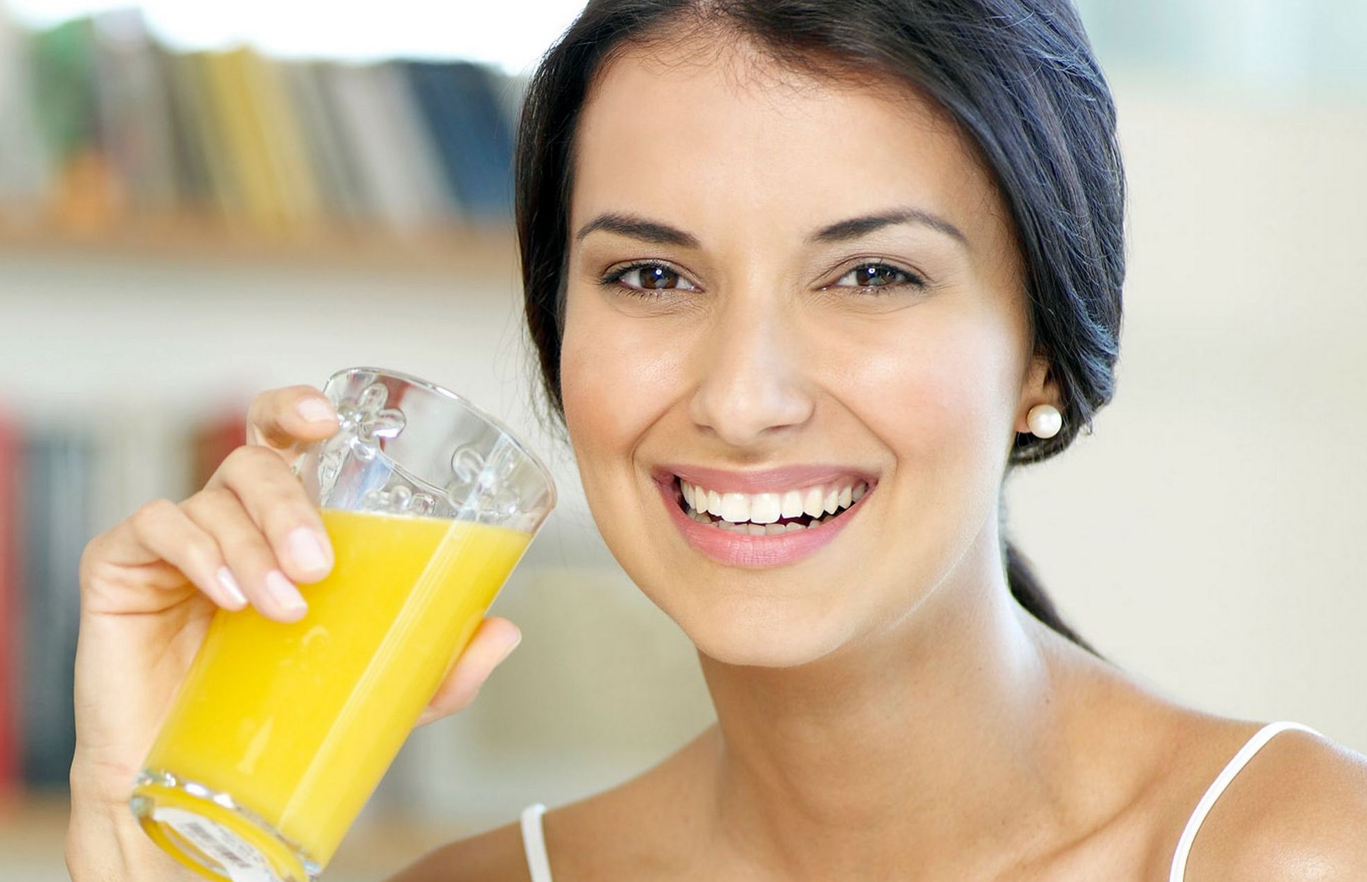 Sucul minune care TOPEŞTE celulita. Îl poţi prepara ACASĂ