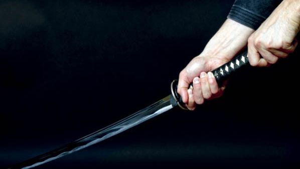 Caz şocant la Galaţi. Un poliţist a fost rănit cu o sabie 