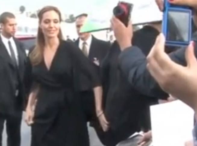 GESTUL NEAŞTEPTAT al Angelinei Jolie, după 8 ani de relaţie cu Brad Pitt