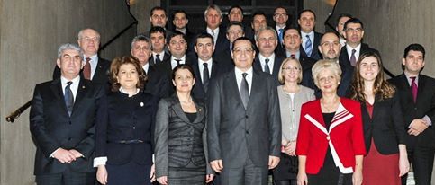 Protest faţă de cooptarea UDMR la guvernare