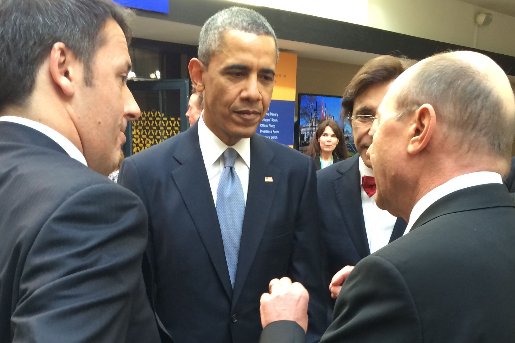 Traian Băsescu a discutat cu Barack Obama la Haga
