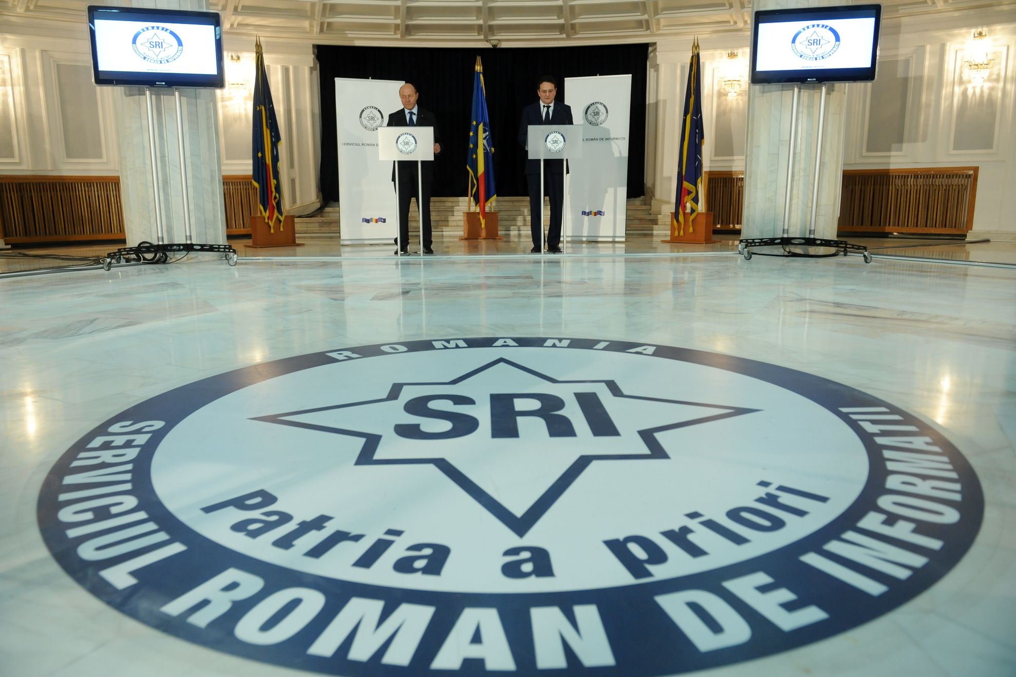 Băsescu, la bilanţul SRI: Performanţe, unde nu intervine politicul.Lăsaţi profesioniştii să lucreze!