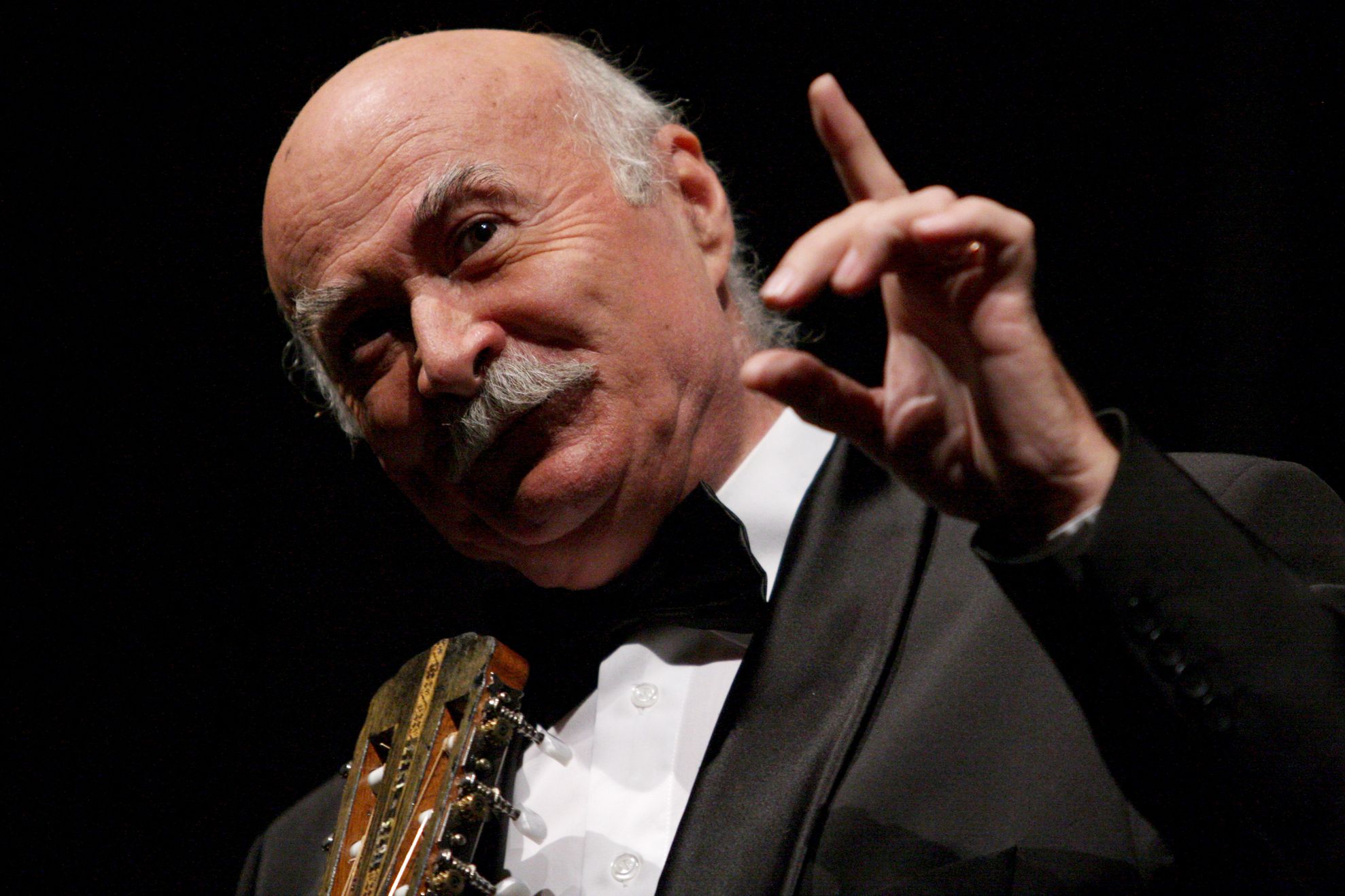 TUDOR GHEORGHE, "LECŢIA": Dacă nu păstrezi frumuseţea limbii tale, nu poţi vorbi de dragoste