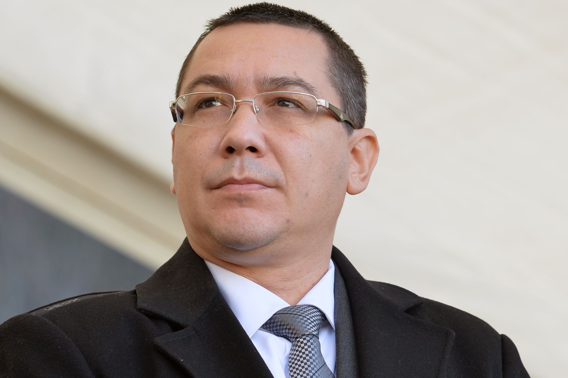 GUVERNUL PONTA, EXEMPLU NEGATIV. Reding: A vrut să desfiinţeze Curtea Constituţională