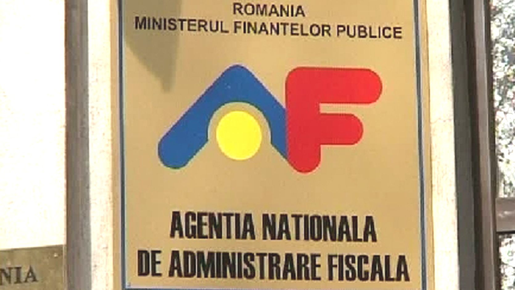 MINISTRU: Serviciile ANAF furnizate cetăţenilor sunt MIZERABILE şi PRIMITIVE