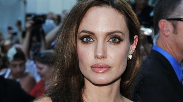Angelina Jolie: Sunt fericită că am luat această decizie! 