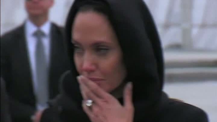 Angelina Jolie, în LACRIMI în Serbia