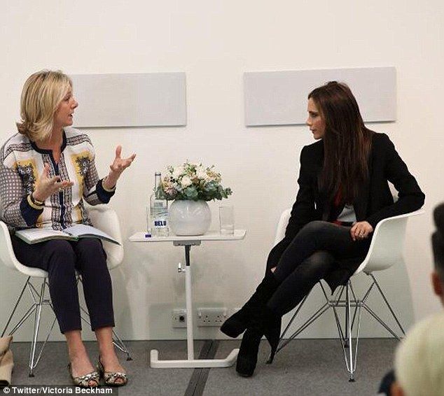 PIŢI sau fashion icon? VICTORIA BECKHAM, ipostază ULUITOARE la birou