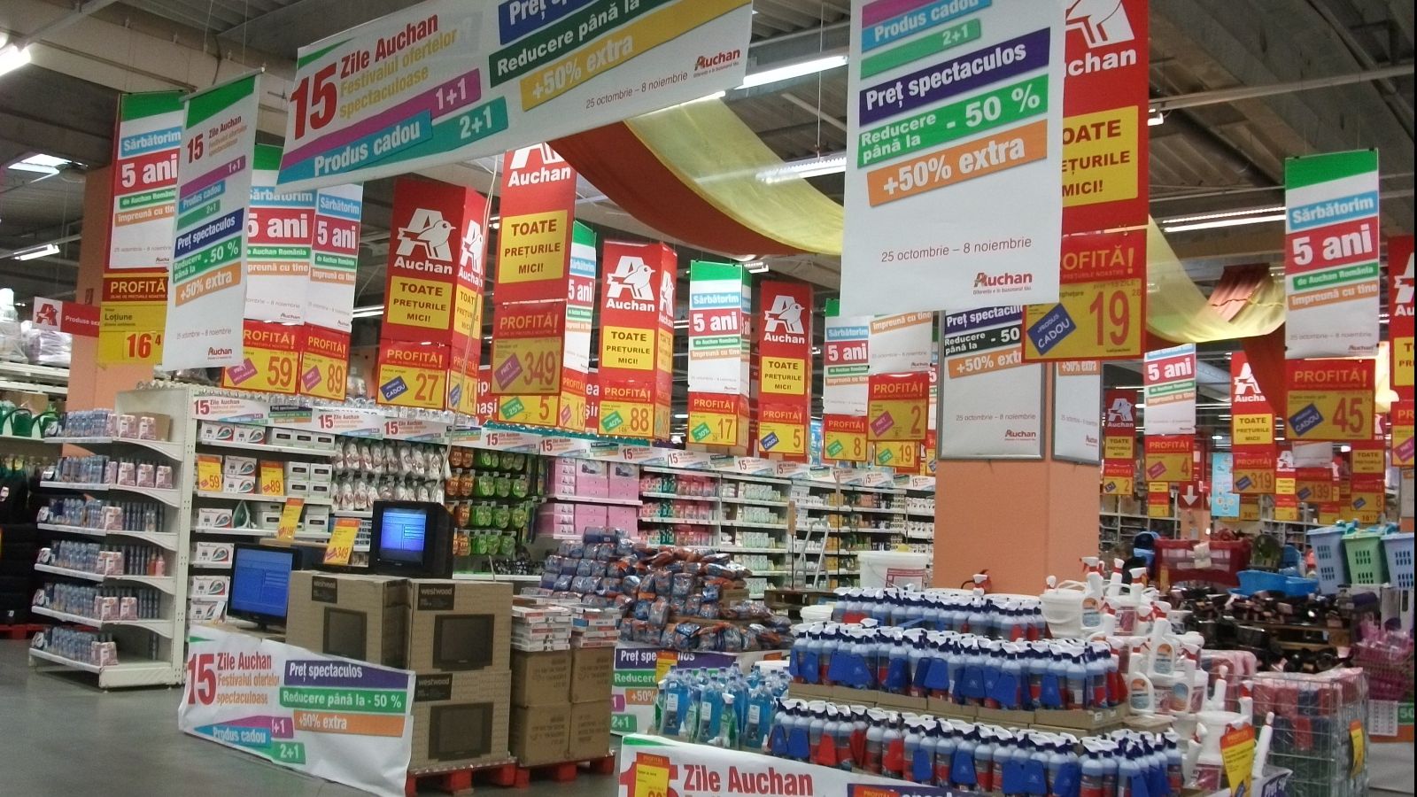Anunț surpriză de la Auchan. Ce vor face clienții