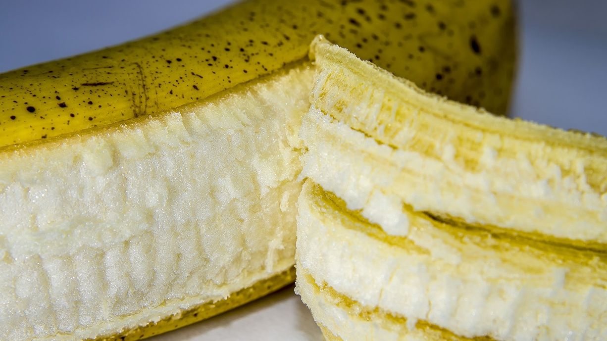 13 lucruri surprinzătoare pe care le poți face cu cojile de banană