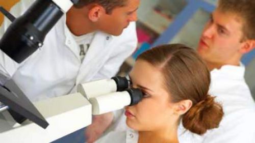 DESCOPERIRE MAJORĂ: Injecţiile cu un nou antiretroviral asigură o protecţie durabilă contra SIDA