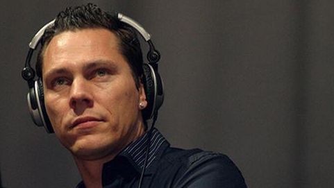 DJ TIESTO s-a accidentat în timpul unui concert din California