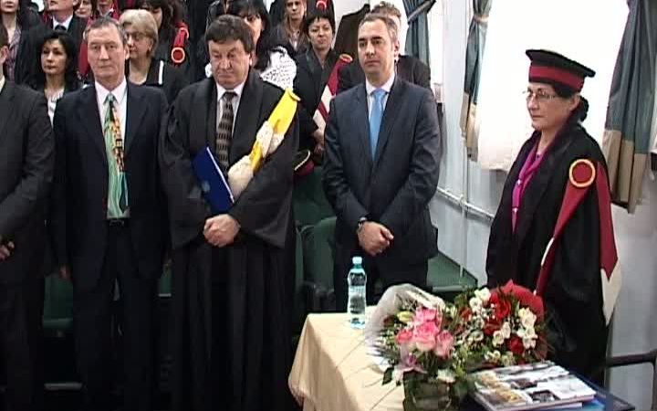 Ecaterina Andronescu, PREMIATĂ de o universitate cotată cu ZERO STELE în topul integrităţii