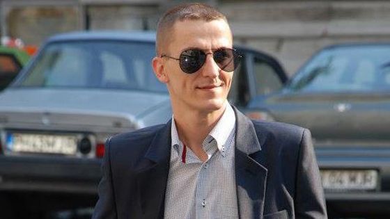 A încremenit când s-a dus la bancă pentru a-și face un card. Ce i-au spus funcționarii