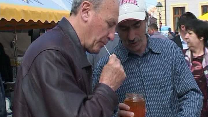 Sărbătoarea Mierii, la Blaj. Cum poate fi deosebită mierea naturală de cea contrafăcută