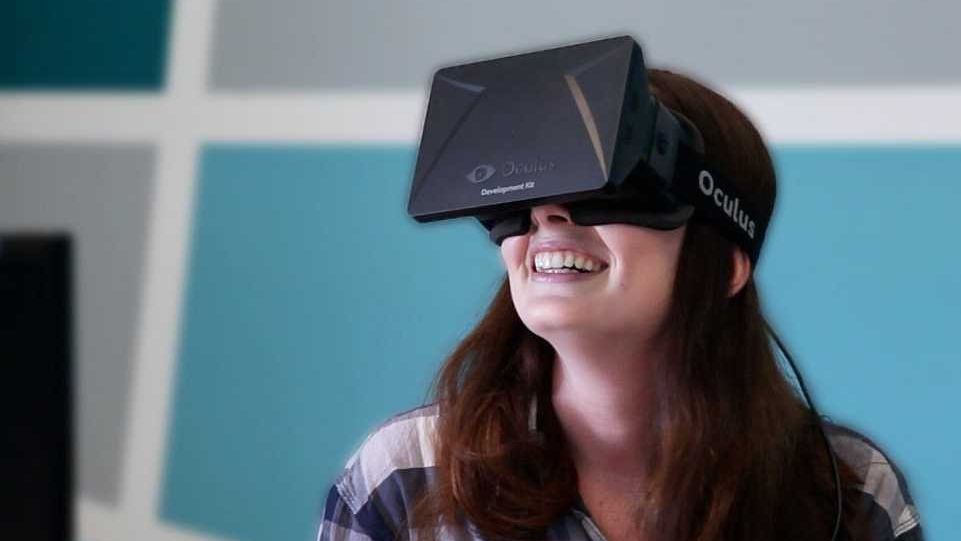 Facebook cumpără compania producătoare de căști de realitate virtuală Oculus VR