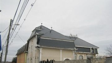 INCREDIBIL! Ce şi-a montat un locuitor din Timişoara pe casă