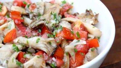 REŢETA ZILEI: Salată de ciuperci