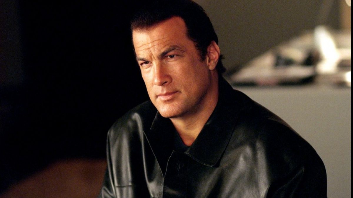 Steven Seagal îl felicită pe Putin pentru anexarea Crimeii