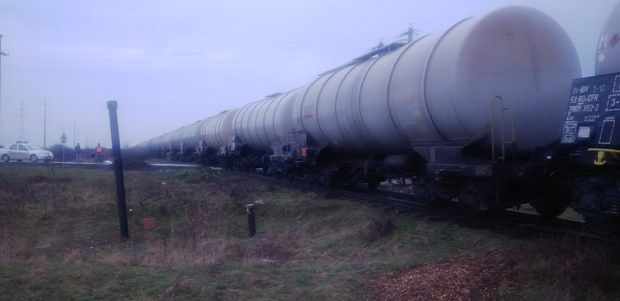 ACCIDENT FEROVIAR: 3 vagoane ale unui tren de marfă au DERAIAT, lângă Timişoara. CIRCULAŢIA BLOCATĂ