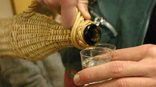 Consumul moderat de alcool alimentează starea de buna dispozitie