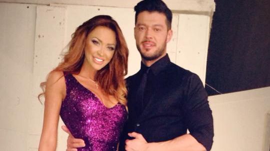 Bianca Drăgușanu, în brațele lui Victor Slav în Noaptea de Înviere