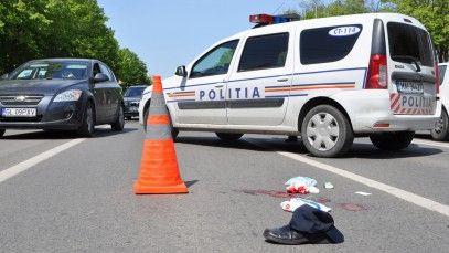 În comă, după ce a fost spulberat pe trecerea de pietoni: "L-a aruncat mai mulţi metri"