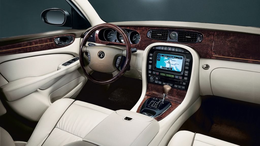 Daimler a început construcţia unei noi fabrici de cutii de viteze la Sebeş