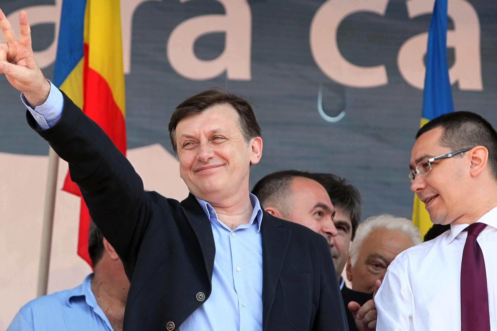 Cum comentează Antonescu vizita lui Ponta în Teleorman, la inundaţii