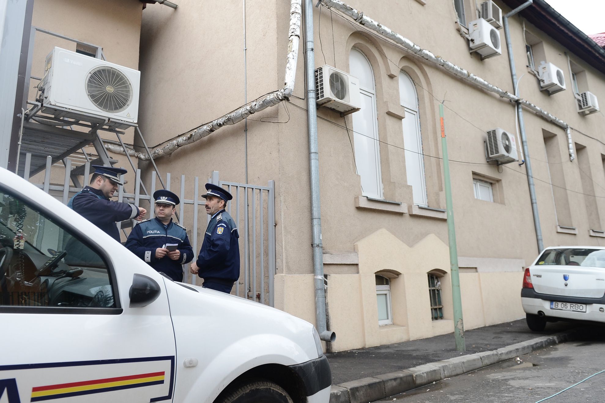 INTERCEPTĂRI în DOSARUL SILICOANELOR: "Las’ că factură nu dau. Nici la spital, nici la clinică"