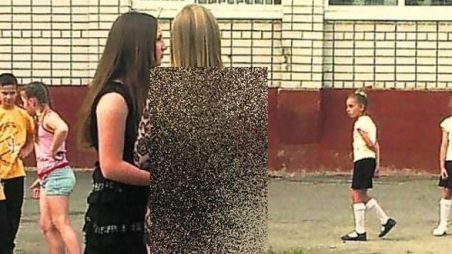 O să rămâi mut de uimire cum s-a îmbrăcat o rusoiacă la balul de absolvire 
