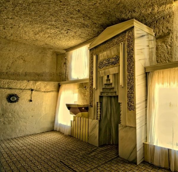Satul vertical din Turcia săpat în stâncă, strămoşul blocurilor de apartamente