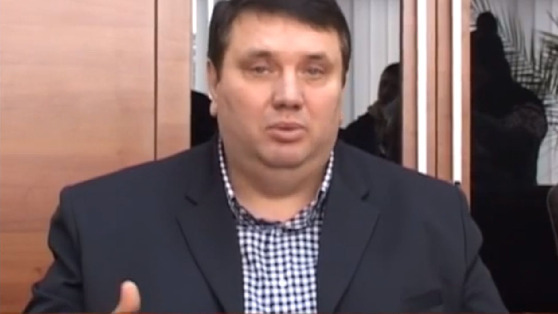 Duicu a impus primarilor din Mehedinţi să plătească pentru "urări" difuzate la televiziunile sale