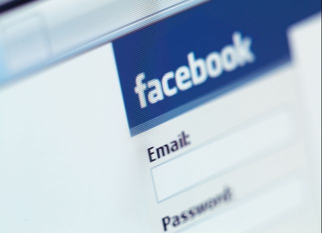 Câţi bani câştigă Facebook sau Google în urma activităţii tale online