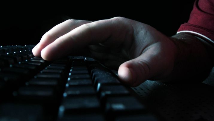 Contul de e-mail al unui deputat, spart de hackeri, care au trimis mesaje prin care cereau bani