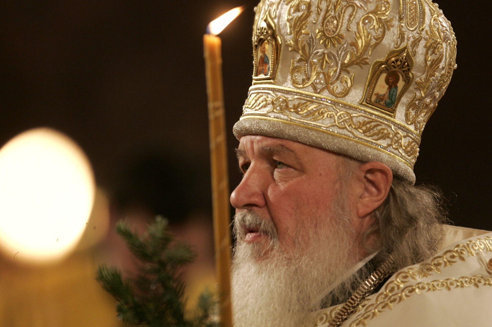 Imagini inedite: cum a fost filmat Patriahul ortodox rus Kirill